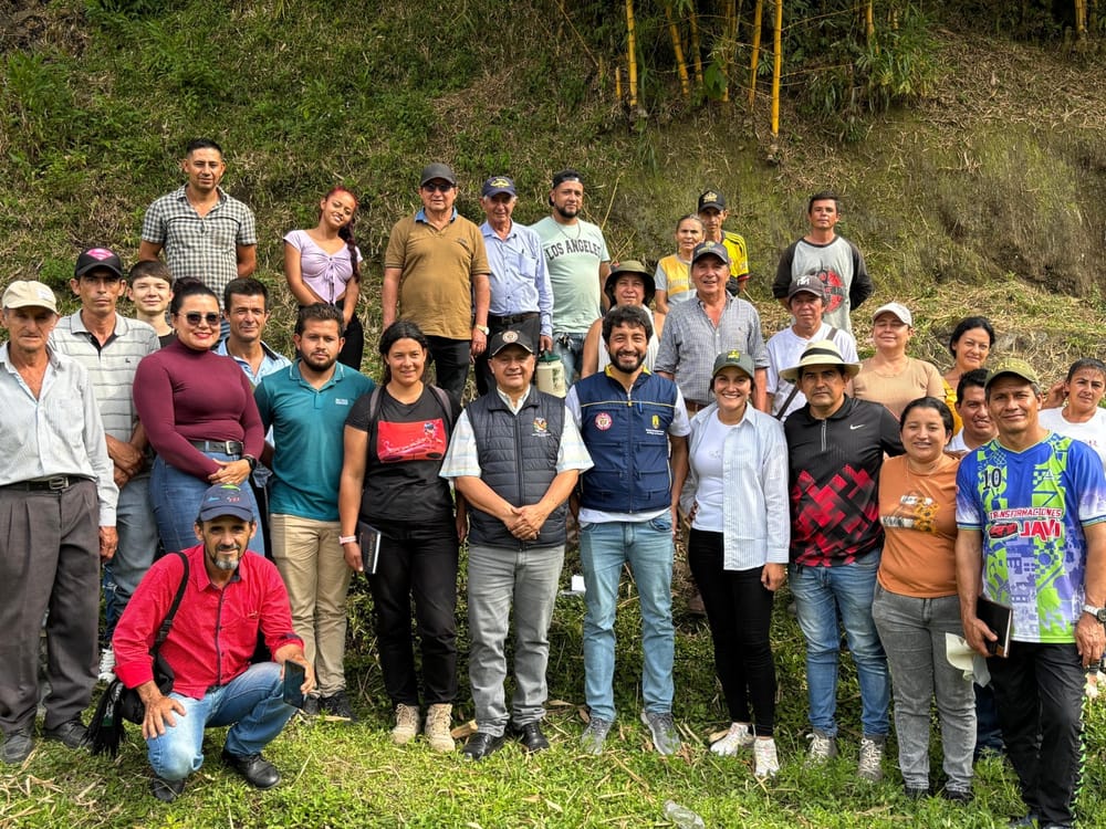 UNGRD despliega maquinaria amarilla para proteger la vida en 50 municipios de Santander imagen de la publicación