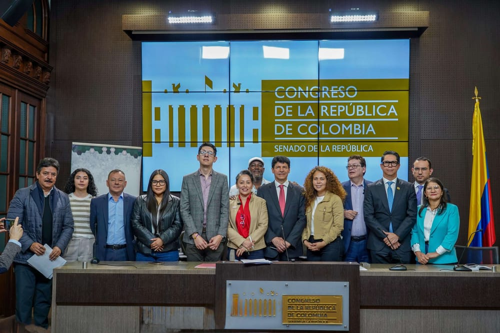 Colombia le vuelve a apostar al uso ético de la inteligencia artificial: nuevo proyecto de ley para regular la IA imagen de la publicación