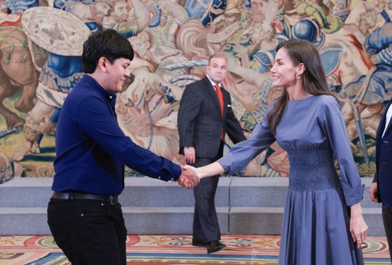 Así fue como un santandereano terminó estrechando las manos de la Reina Letizia imagen de la publicación
