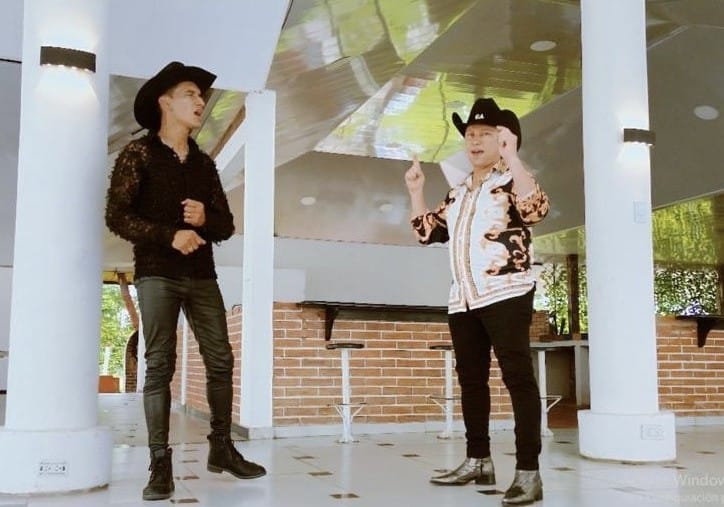 Eddy Pereira en un junte con Giovanny Ayala imagen de la publicación
