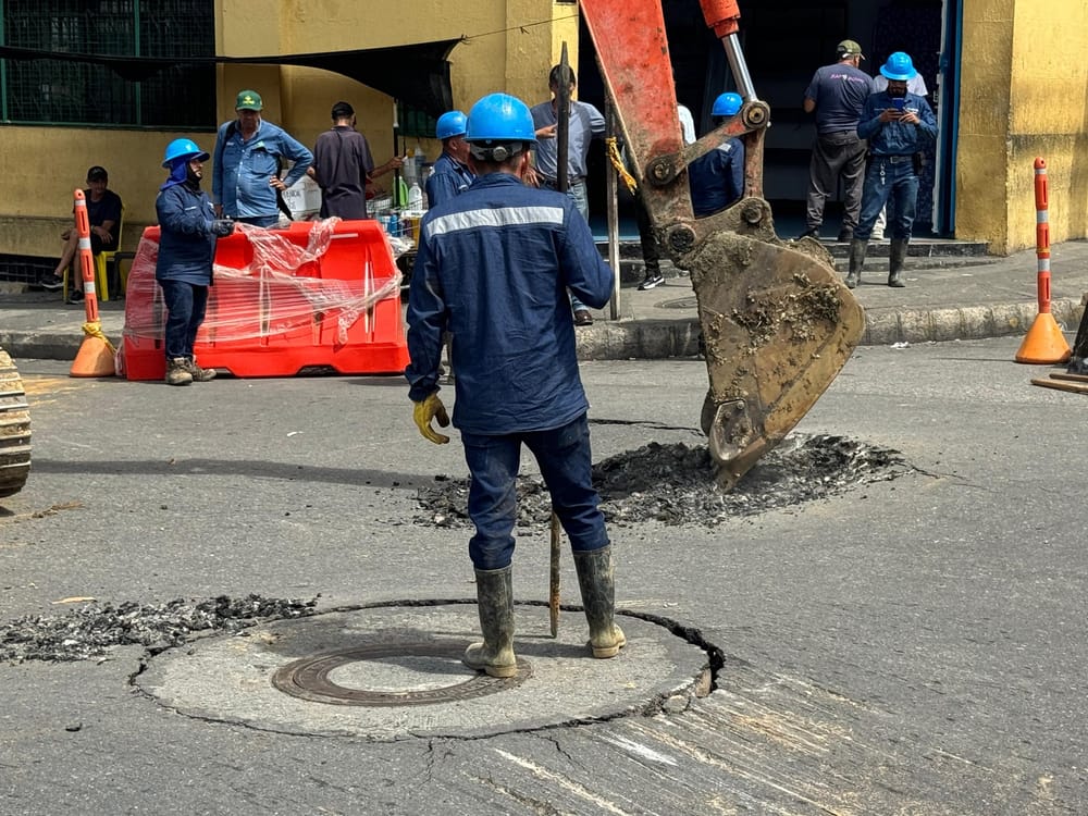 Cierre preventivo en la Avenida Quebradaseca por hundimiento imagen de la publicación