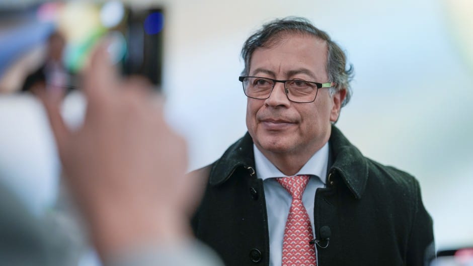 Gobierno Petro asegura que reforma alternativa a la salud viene con mico que pretende regalar $60 billones a las EPS imagen de la publicación