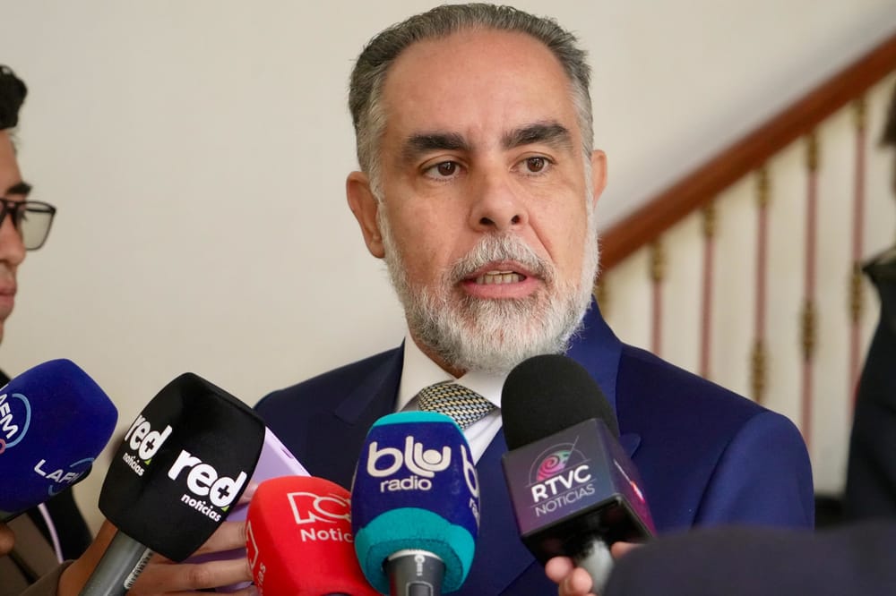“El magistrado Ibañez está acosando a 3 millones de viejitos en Colombia”: Benedetti por freno a aprobación de la reforma pensional imagen de la publicación