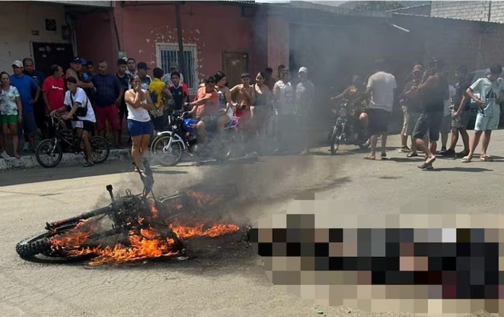 Sicarios iban a matar pero terminaron linchados e incinerados imagen de la publicación