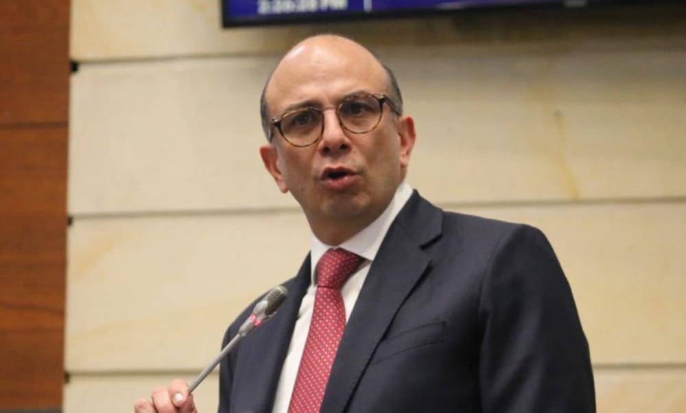 Cerrada votación en el Congreso  eligió a Carlos Ernesto Camargo Assis como magistrado de la Corte Constitucional imagen de la publicación