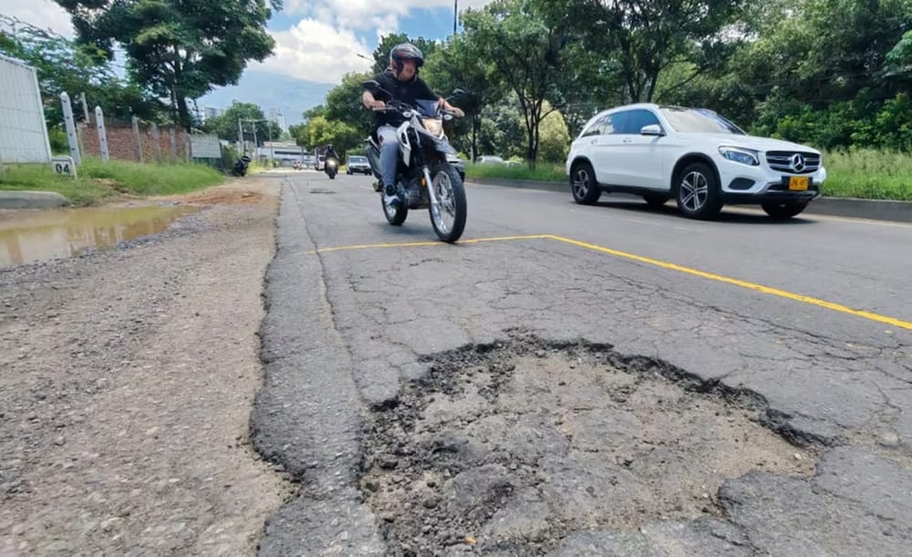 Indolencia en Girón ante proliferación de enormes huecos en el Anillo Vial imagen de la publicación