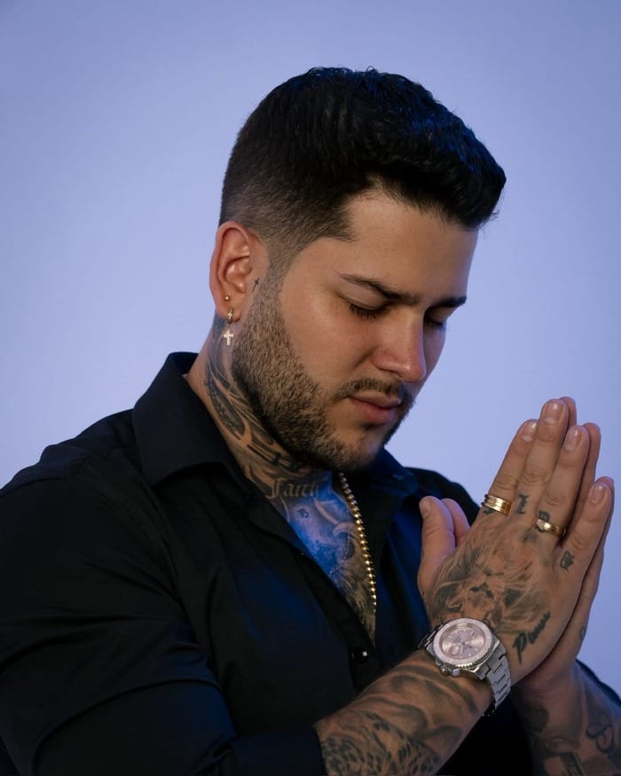 Juan Vélez regresa a la escena popular con “Dos Vidas” imagen de la publicación