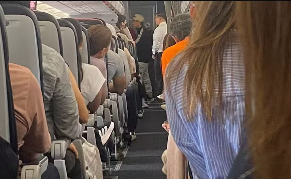 Internado en centro de salud mental el pasajero que generó pánico en vuelo Bucaramanga – Bogotá imagen de la publicación