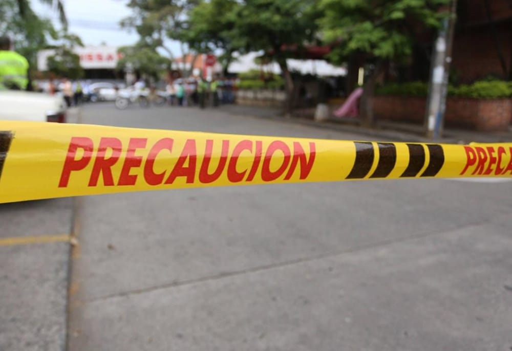 Vehículo de alta gama atropelló y mató a un peatón en la vía Bucaramanga - Rionegro imagen de la publicación