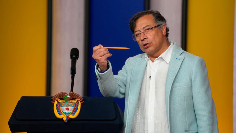 Petro pidió renuncia de tres MINISTROS imagen de la publicación