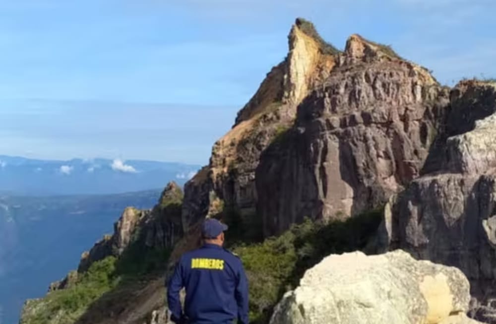 Precauciones extremas en Aratoca tras el derrumbe por acción natural de El Picacho imagen de la publicación