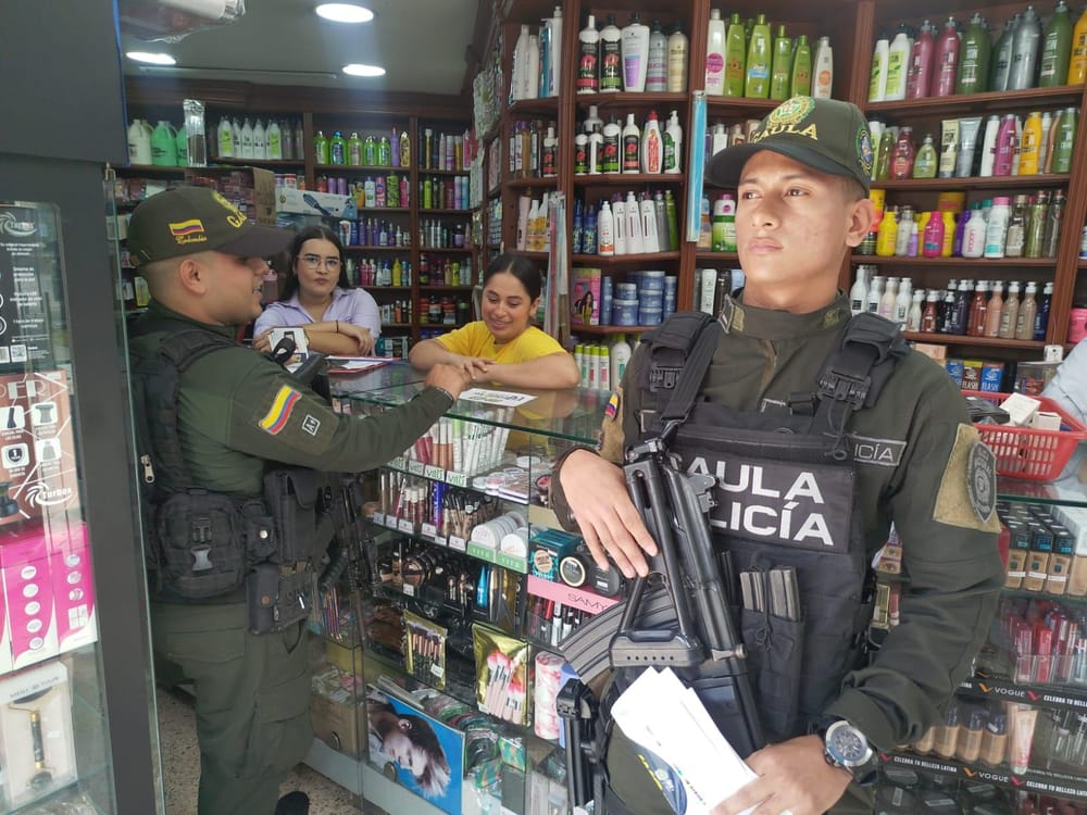 Grupo especial CEAEX entrega recomendaciones de prevención a comerciantes y ciudadanos imagen de la publicación