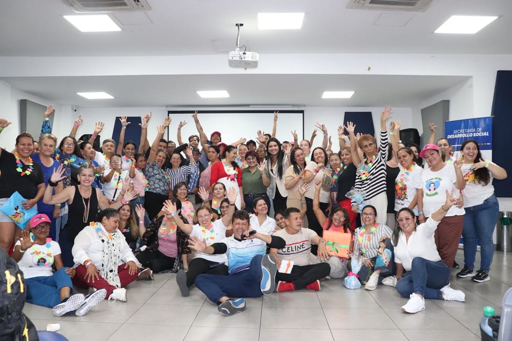 Gobernación de Santander homenajeó a 80 cuidadores familiares de personas con discapacidad imagen de la publicación