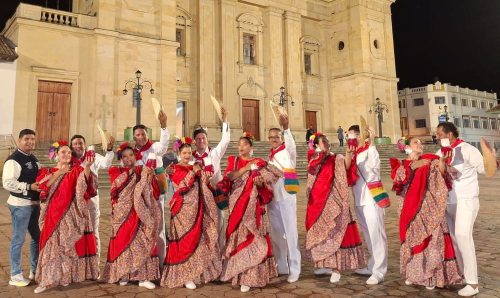 Docentes del Grupo de danza Arlí con orgullo industrialista imagen de la publicación