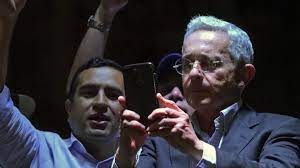 “La majestad de la justicia tiene que estar por encima de la política": Álvaro Uribe tras haber sido absuelto por la justicia imagen de la publicación