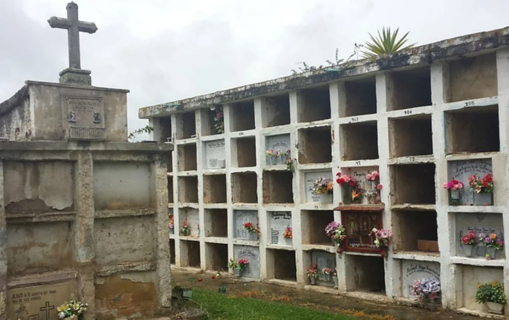 Desenterró un cadáver porque quería bañarlo y cambiarle la ropa imagen de la publicación