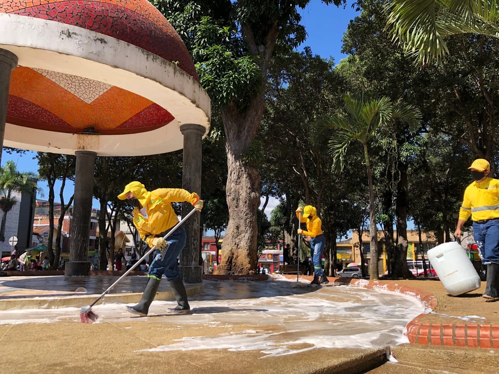 Parque Centenario es una ‘letrina’ de nunca acabar imagen de la publicación