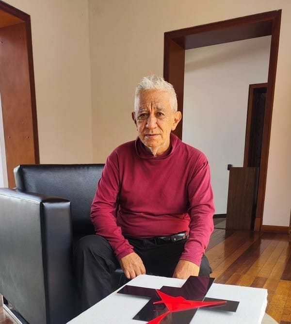 Un homenaje a 55 años de entrega al arte imagen de la publicación