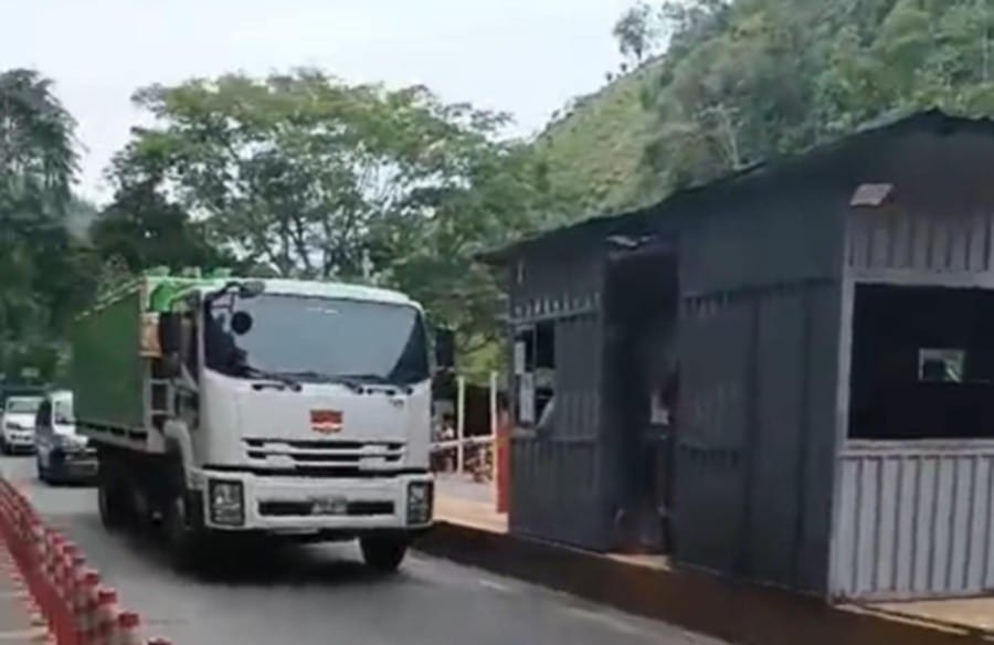Vandalizado peaje Tres Piedras  en la carretera Bucaramanga – San Alberto imagen de la publicación