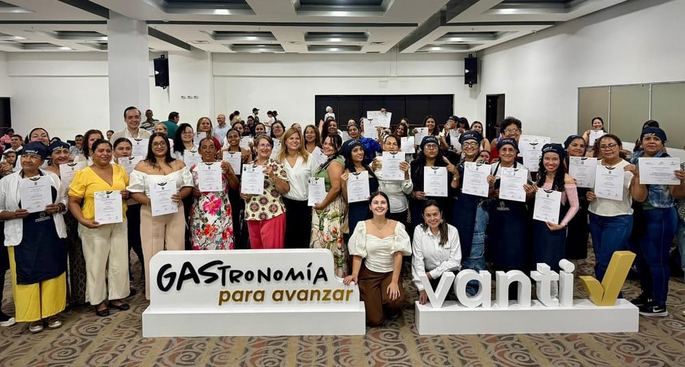 Mujeres reciben grado en cocina tradicional colombiana imagen de la publicación