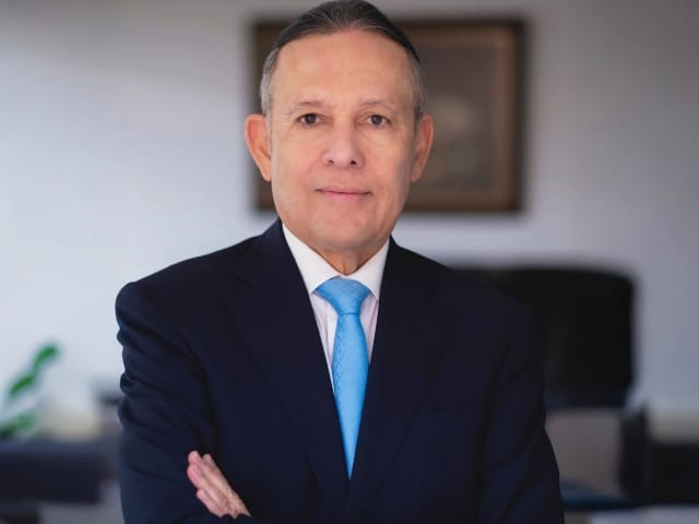 Visita a Santander el candidato presidencial Efraín Cepeda Sarabia imagen de la publicación