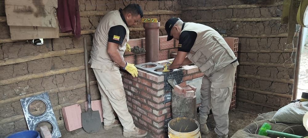 Estufas ecoeficientes: una alianza humanitaria por la vida rural imagen de la publicación