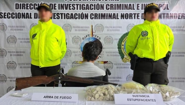 Detienen a hombre en silla de ruedas que cargaba una escopeta y casi 3 kilos de coca en Norte de Santander imagen de la publicación