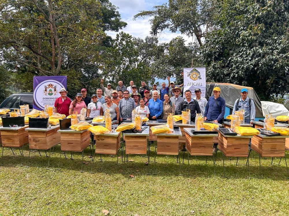 Entrega de suministros a los apicultores de Floridablanca imagen de la publicación