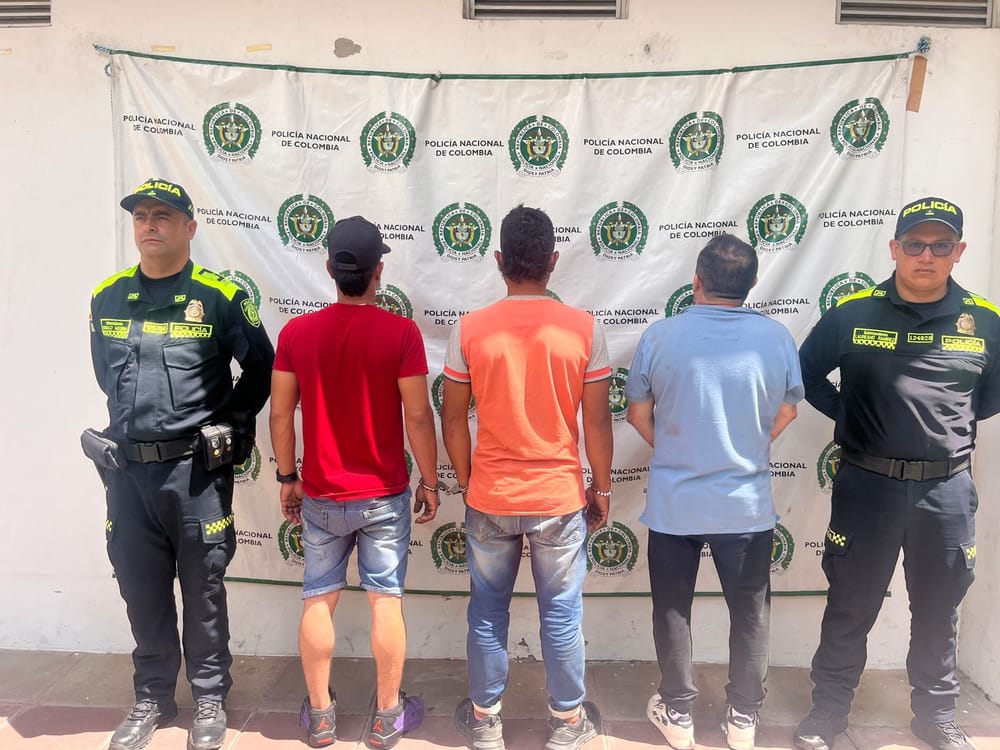 La Policía captura a tres hombres en el casco urbano de Pinchote imagen de la publicación