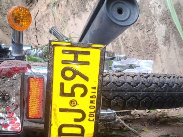 Motociclista falleció luego de caer a un hueco en Santander imagen de la publicación