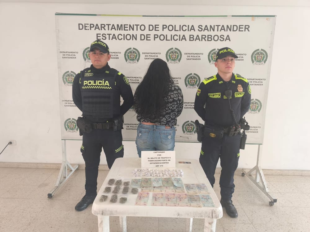 La tenían en la mira: Policía de Santander captura a mujer que lideraba venta de droga en Barbosa imagen de la publicación