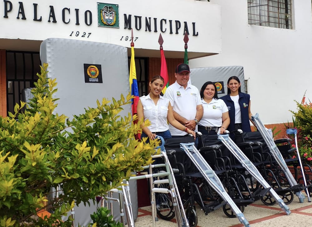 Cumpliéndole a los adultos mayores y personas en condición de discapacidad imagen de la publicación