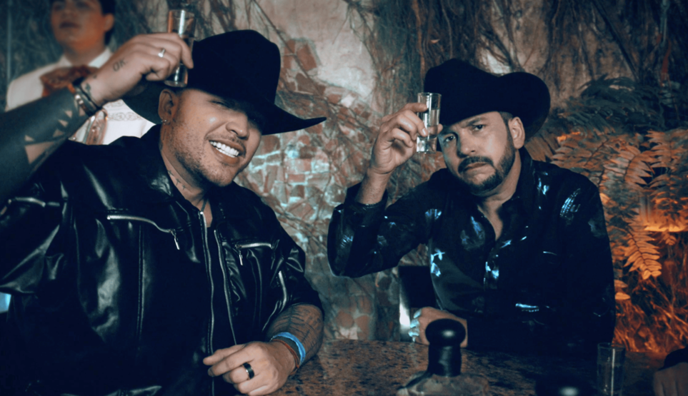 Jessi Uribe y El Flaco estremecen al público con ‘Si Ya Me Voy’ imagen de la publicación