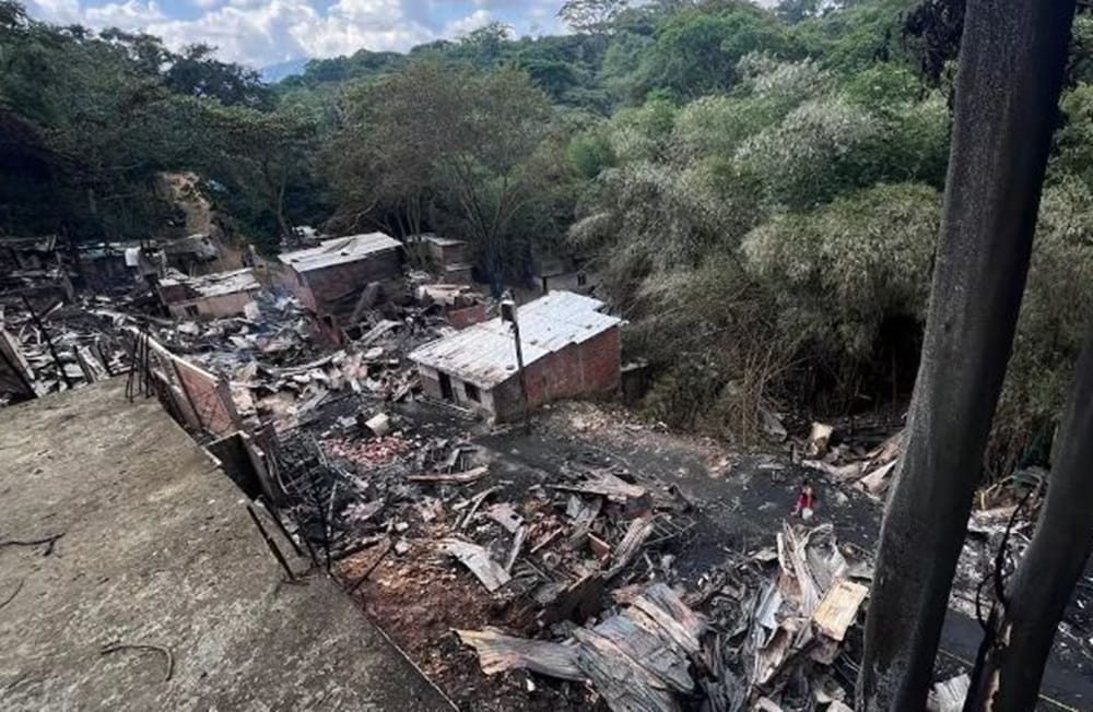 Bucaramanga declara calamidad pública para poder atender víctimas del incendio en el 12 de Octubre imagen de la publicación
