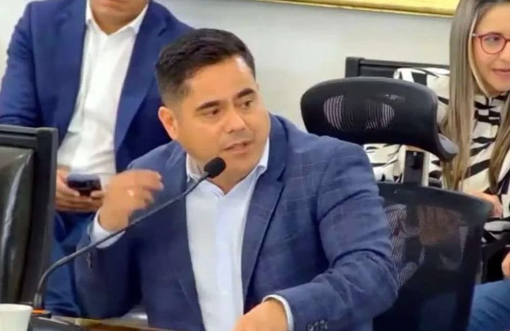 "No toqué ni firmé el contrato" exalcalde  Eduard Sánchez sobre alumbrado navideño en Bucaramanga imagen de la publicación