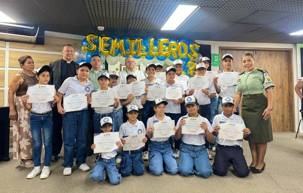 DIAN y Policía Aduanera reconocen a 17 embajadores infantiles imagen de la publicación