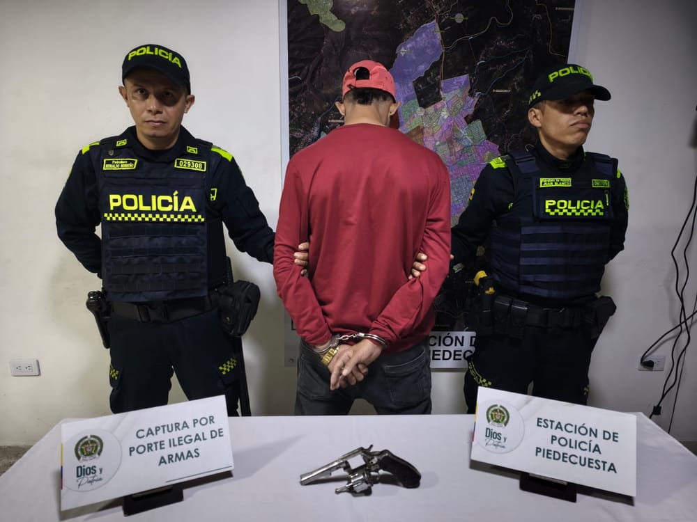 Capturan en flagrancia a hombre que portaba arma de fuego en Piedecuesta imagen de la publicación