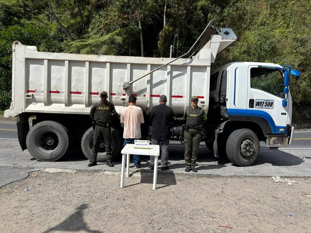 Operativo en la vía Bucaramanga–Pamplona permite recuperar volqueta hurtada imagen de la publicación