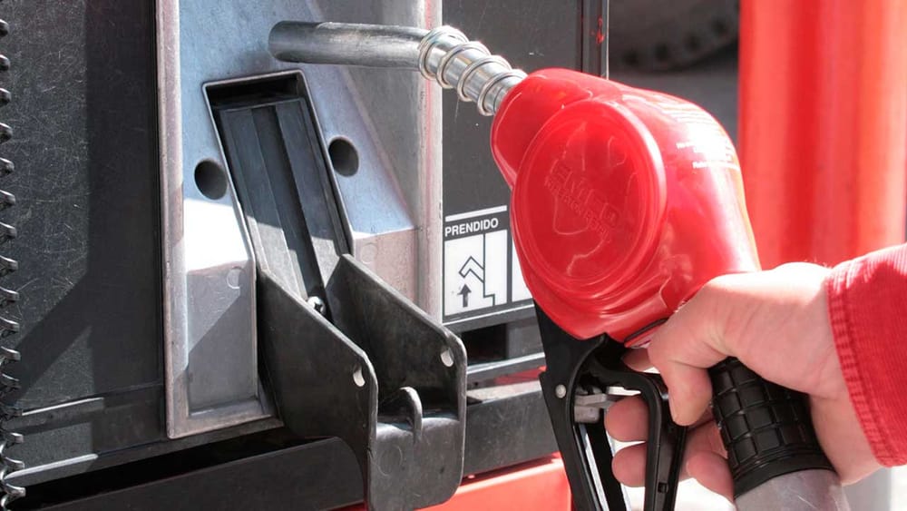 A partir del primero de febrero el precio de la gasolina bajará $300 imagen de la publicación