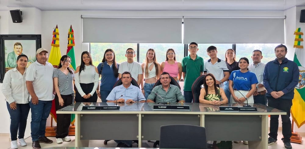 Juventud con voz y representación imagen de la publicación