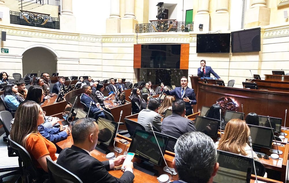 En el Congreso quedaron como los terneros: Petro quitó por decreto la prima para congresistas imagen de la publicación