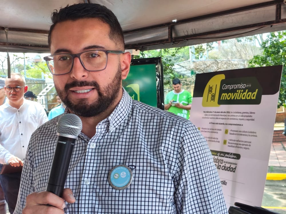Bucaramanga trabaja en ordenar el tránsito vehicular como un compromiso de todos imagen de la publicación