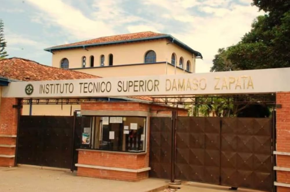 Vuelve y juega la Institución Educativa Dámaso Zapata en su necesidad de reconstrucción imagen de la publicación