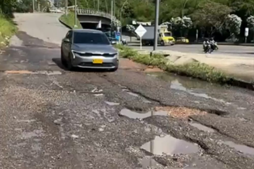 Piden acabar con deterioro en vía que conecta a Piedecuesta imagen de la publicación