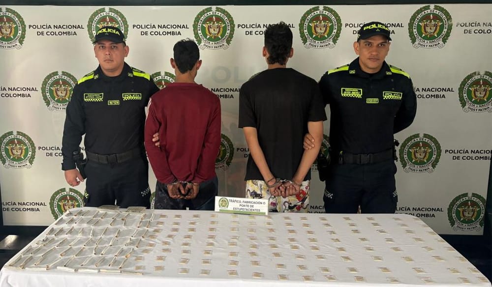 Cargados de ‘merca’ fueron atrapados dos ‘jíbaros’ en Girón imagen de la publicación