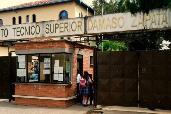 La sede María Cano del Dámaso Zapata vuelve a recibir estudiantes imagen de la publicación