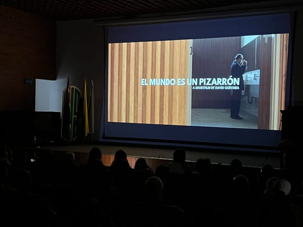 UIS estrenó el cortometraje “El mundo es un pizarrón”, un homenaje a la memoria y la pedagogía imagen de la publicación