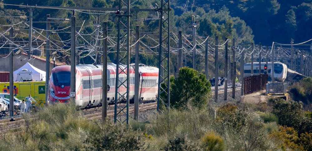 Ya son 39 los muertos por descarrilamiento de dos trenes imagen de la publicación