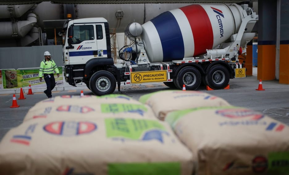 Petro anuncia la supresión de aranceles para el sector del cemento imagen de la publicación