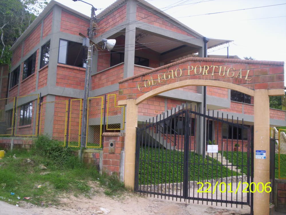 Muro agrietado tiene en peligro a estudiantes de colegio de Lebrija imagen de la publicación